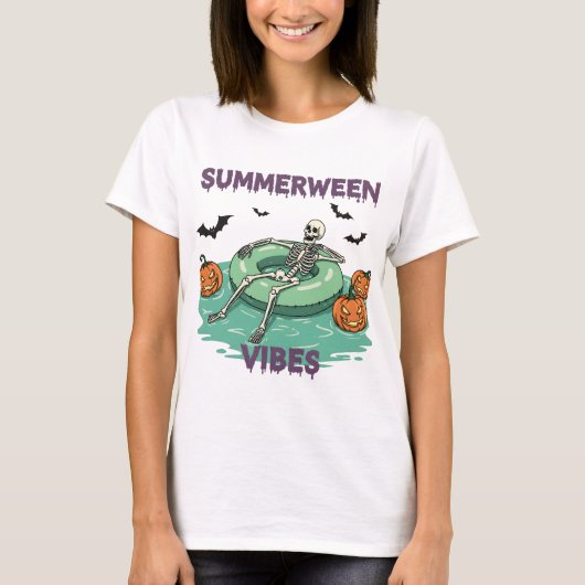 Summerween Skeleton Vibes – Spooky Beach Halloween T-shirt (Voorkant)