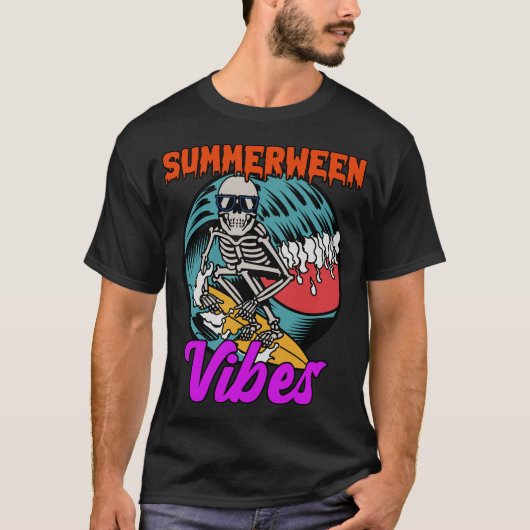 Summerween Vibes Skeleton Spooky Surfing T-Shirt (Voorkant)