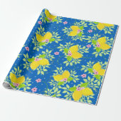 Summery Blue en Yellow Lemons Floral Pattern Cadeaupapier (Uitgerold)