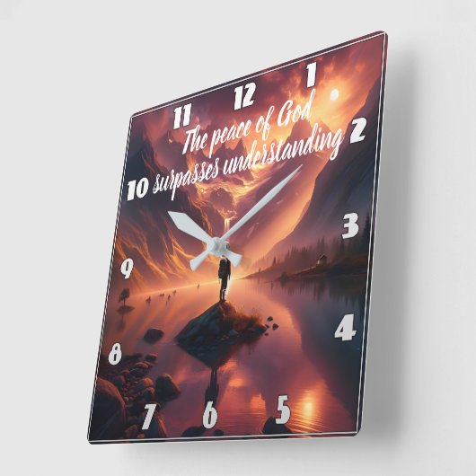 Summit Serenity: Man met uitzicht op het bergmeer Vierkante Klok (Hoek)