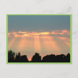 Sun beams door wolken briefkaart