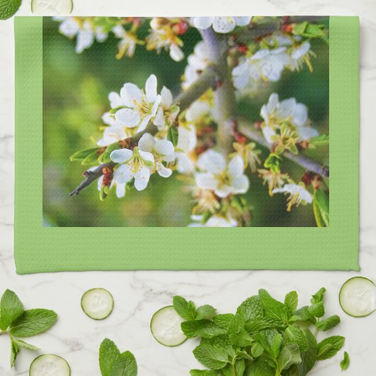 Sun-Dapped Spring Hawthorn Theedoek (Gevouwen)