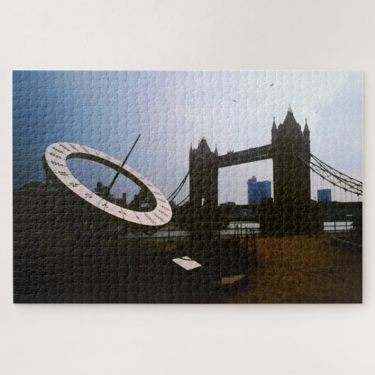 Sun Dial in Tower Bridge. Legpuzzel (Horizontaal)