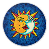 Sun en Moon wordt geconfronteerd met een Mexicaans Keramische Knop (Voorkant)