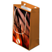 Sun Field Celebration Gift Bag - Klein, glanzend Klein Cadeauzakje (Achterkant Gekanteld)