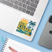 Sun Kissed Esthetische Sticker - Retro Summer Vibe (Laptop met iPhone)