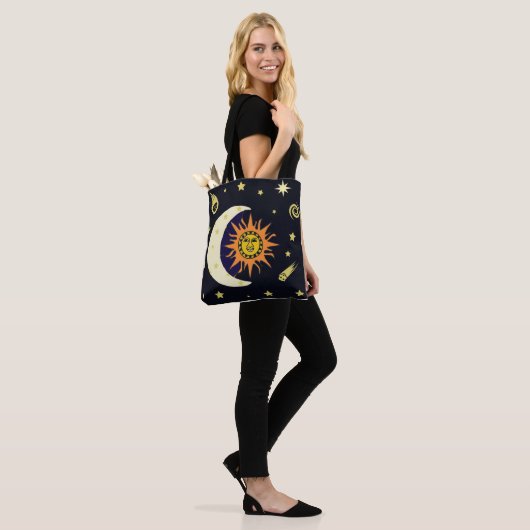 Sun Moon en Stars Tote Bag (Op model)