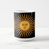 Sun of May Inca Symbol Gold Sun Face Rays on Black Koffiemok (Center)