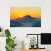 Sun-piek achter Uršlja gora, Slovenië Poster (Thuiskantoor)
