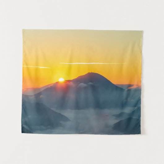 Sun-piek achter Uršlja gora, Slovenië Wandkleed (Voorkant (horizontaal))