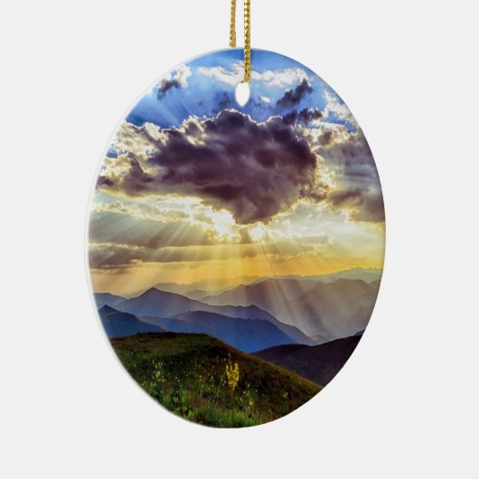 Sun Rays Clouds Mountain Green Hills Keramisch Ornament (Rechts)