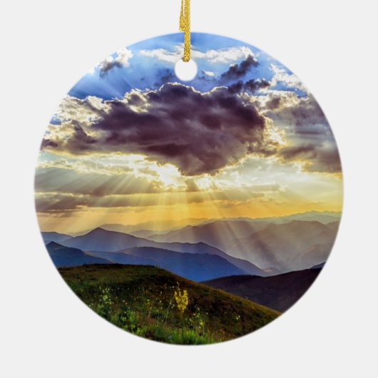 Sun Rays Clouds Mountain Green Hills Keramisch Ornament (Achterkant)