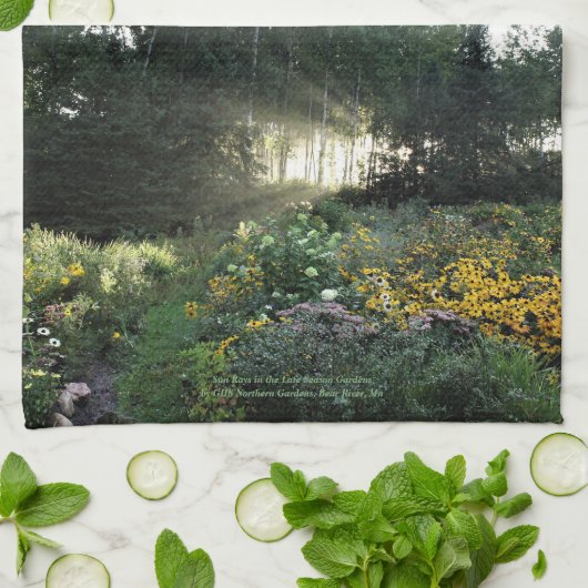 Sun Rays in de late tuinen van de seizoenszee Theedoek (Gevouwen)