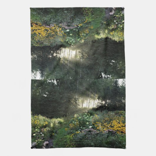 Sun Rays in de late tuinen van de seizoenszee Theedoek (Verticaal)