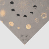 Sun sterren maanfasen planeten zwart goud op bruin tissuepapier (Detail)