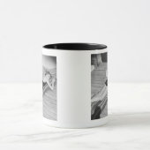 Sun Tanning Woman Mok (Midden)