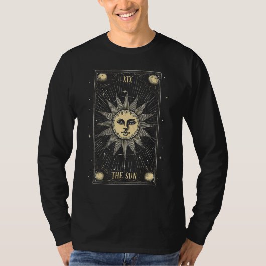 Sun Tarot Card Radiates Optimism, Positivity And J T-shirt (Voorkant)