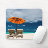 Sun Umbrella op zandstrand |Malediven Muismat (Met muis)