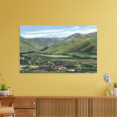 Sun Valley, IDSummer Scene of Sun Valley Lodge Canvas Afdruk (Insitu (Woonkamer))
