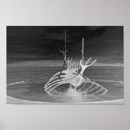 Sun Voyager Sculpture, IJsland, Omgekeerd B/W Poster