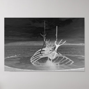 Sun Voyager Sculpture, IJsland, Omgekeerd B/W Poster