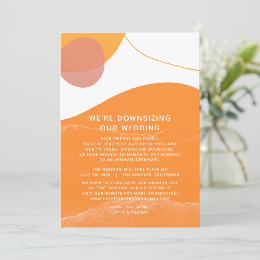 Sun Zee Sand Modern We zijn onze bruiloft aan het  Feestdagenkaart (Staand voorkant)