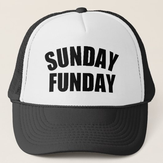 Sunday Funday Trucker Hat Pet (Voorkant)