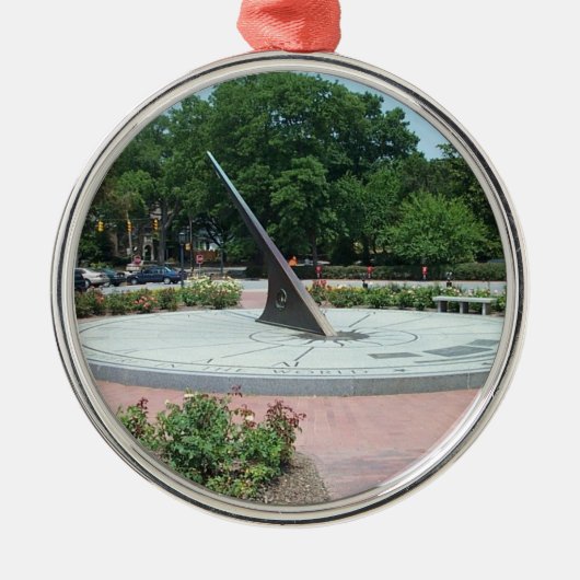 Sundial at Morehead Planetarium, Chapel Hill, NC Metalen Ornament (Voorkant)