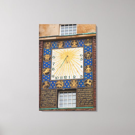 Sundial Clock on Building, Duitsland Canvas Afdruk (Voorkant)