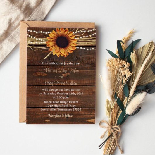 Sunflower and Lights Wood Wedding Invitation Kaart
