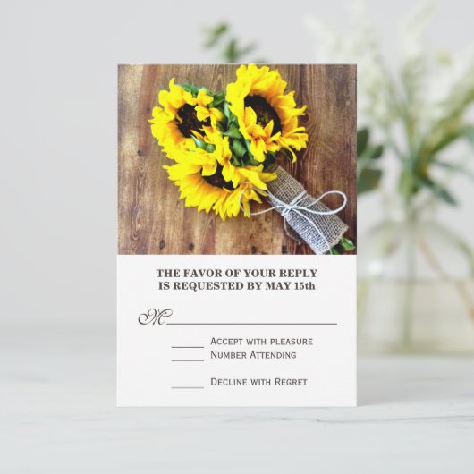 Sunflower Bouquet Rustic Country Wedding RSVP Kaartje (Staand voorkant)