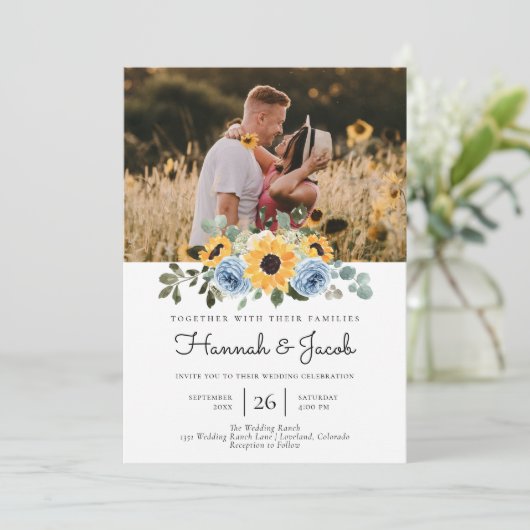 Sunflower Dusty Blue Rustic Photo Wedding Kaart (Staand voorkant)