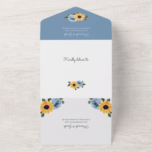Sunflower Dusty Blue Rustic Rozen Wedding All In One Uitnodiging (Buitenkant)