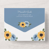 Sunflower Dusty Blue Rustic Rozen Wedding All In One Uitnodiging (Achterkant)