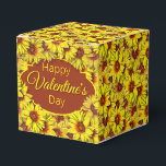 Sunflower Favor Gift Box Bedankdoosjes<br><div class="desc">Add a touch of charm to your gift wrapping supplies with this sunflower gift box. This sunflower design emphasizes vibrant amber through the color scheme.</div>