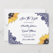 Sunflower Navy Blue Floral Lace Rustic Wedding Aankondiging (Achterkant)