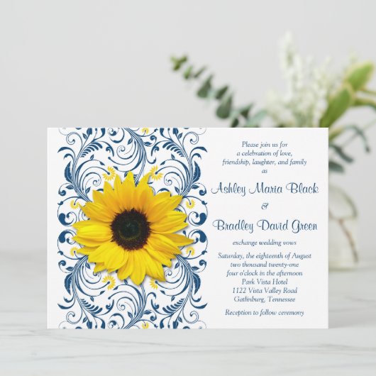 Sunflower Navy Blue Floral Wedding Invitation Kaart (Staand voorkant)