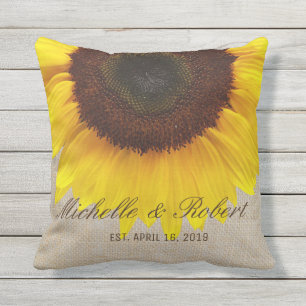 Sunflower on Burlap Rustic Country Wedding Custom Buitenkussen
