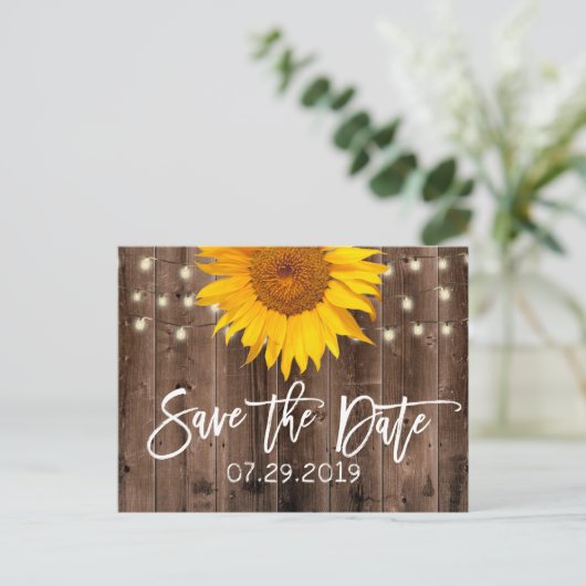 Sunflower Rustic Barn Wedding Save the Date Aankondigingskaart (Staand voorkant)