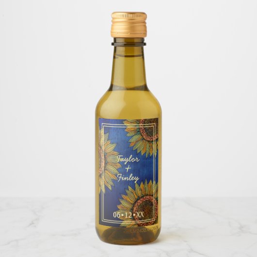 Sunflower Rustic Navy Blue Personalized Wedding Wijn Etiket (Voorkant)