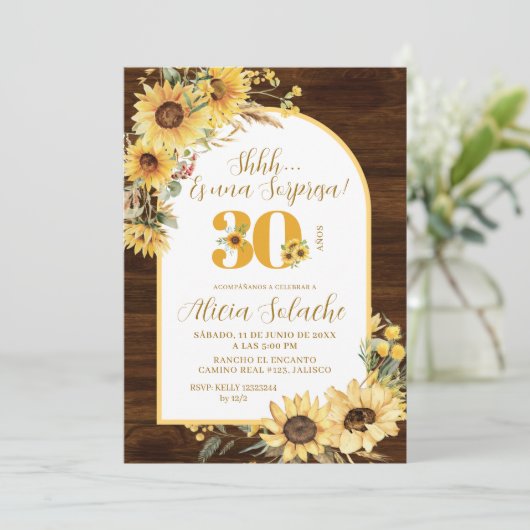 Sunflower Rustic Sorpresa Verjaardag Uitnodiging (Staand voorkant)