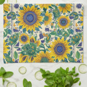 Sunflowers. Ukrainian folk art pattern. Theedoek (Gevouwen)