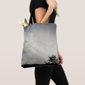 Sunlight Through Clouds Black White Evening Sky Tote Bag (Dichtbij)