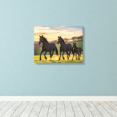 Sunlit Gallop – Majestic Horses Running Wall Art Canvas Afdruk (Insitu (Houten vloer))