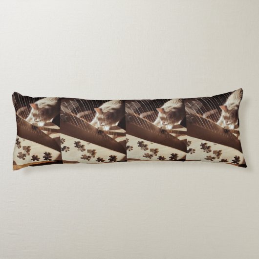 Sunlit Strings — Cat & Harp Serenity Body Pillow Lichaamskussen (Achterkant)