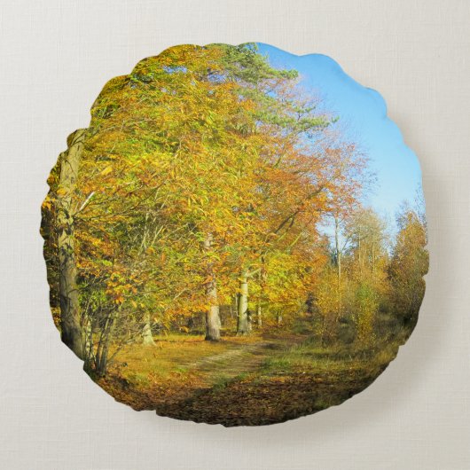 Sunny Autumn Walk - Gepersonaliseerd Rond Kussen (Voorkant)