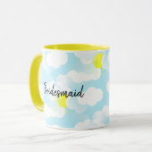 Sunny Blue Summer Sky met Clouds Bridesmaid Name Mok (Voorkant links)