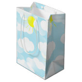 Sunny Blue Summer Sky met wolken Medium Cadeauzakje (Achterkant Gekanteld)