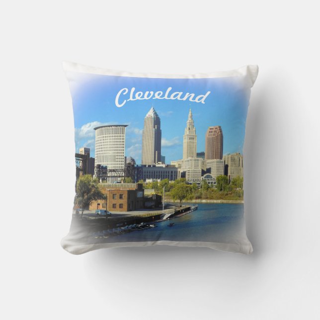 Sunny Cleveland River Uitzicht Kussen (Voorkant)