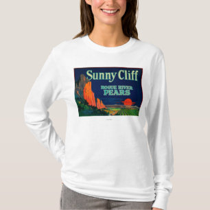 Sunny Cliff Pear Crate LabelMedford, OF T-shirt